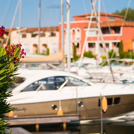 Wide House With Wifi And Ac A Terrace A Garden And A 12m Mooring Holiday home *