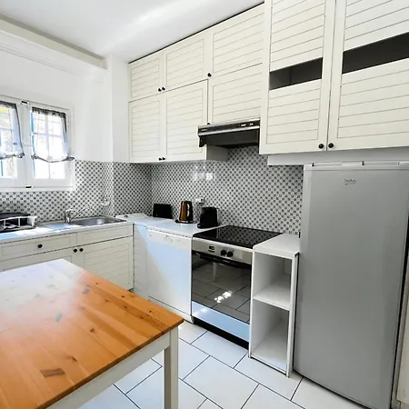Wide House With Wifi And Ac A Terrace A Garden And A 12m Mooring Holiday home Grimaud