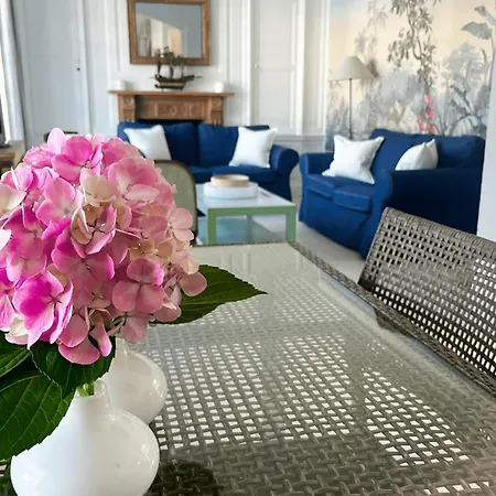 Holiday home Wide House With Wifi And Ac A Terrace A Garden And A 12m Mooring *